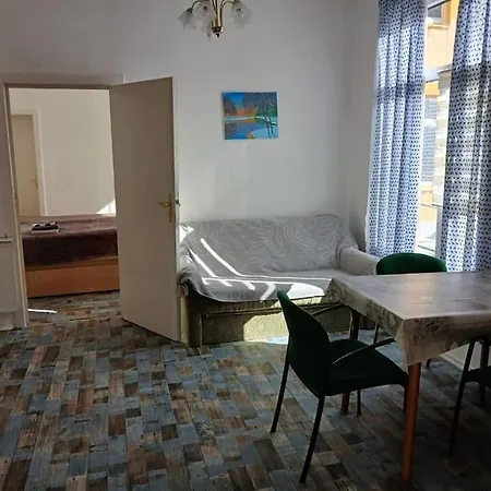 Mit Garten In Zentrum *