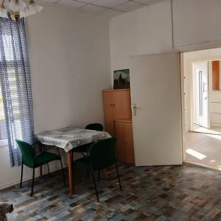 Mit Garten In Zentrum * Шверин